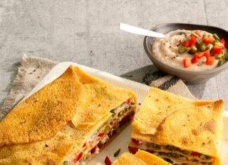 Terrina di crespelle alle lenticchie rosse con ortaggi estivi