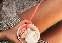 Oltre al peso: che succede se si mangia di notte Mangiare di notte fa ingrassare?