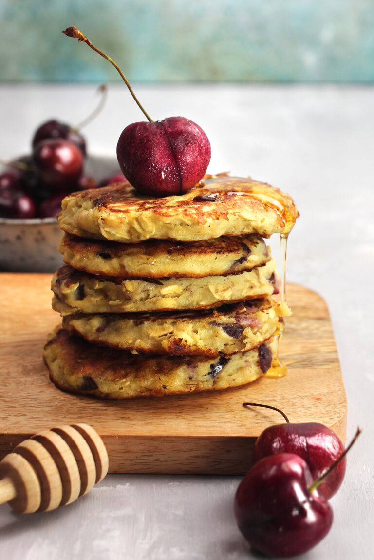 pancake-banana-ciliegie Pancake di avena, banana e ciliegie