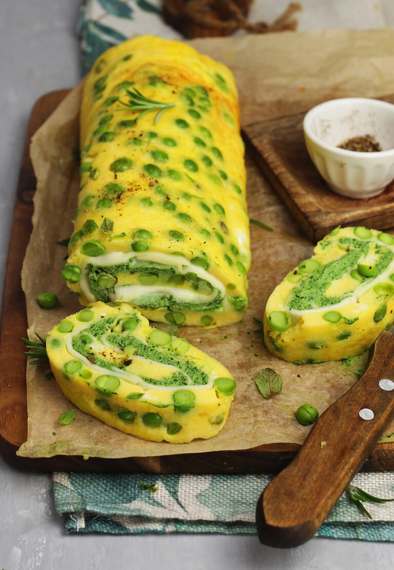 Rotolo con mozzarella, spinaci e piselli