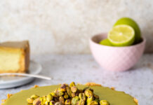 Cheesecake vegan di avocado e pistacchi