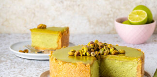Cheesecake vegan di avocado e pistacchi