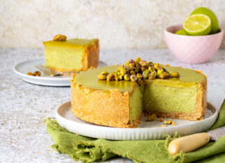 Cheesecake vegan di avocado e pistacchi