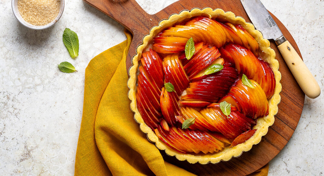 Crostata vegana di pesche nettarine con frolla all’olio