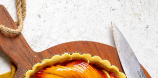 Crostata vegana di pesche nettarine con frolla all’olio