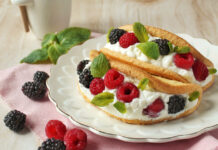 Mini tacos dolci con ricotta e frutti di bosco