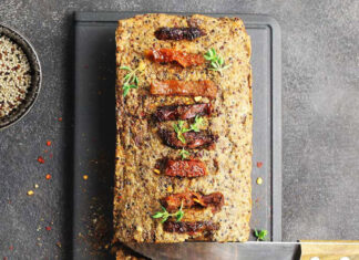 Pane di quinoa con olive e pomodori secchi