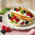 Mini tacos dolci con ricotta e frutti di bosco