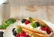 Mini tacos dolci con ricotta e frutti di bosco