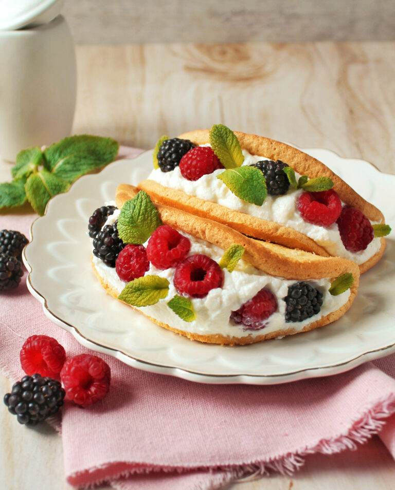tacos-dolce-ricotta Mini tacos dolci con ricotta e frutti di bosco
