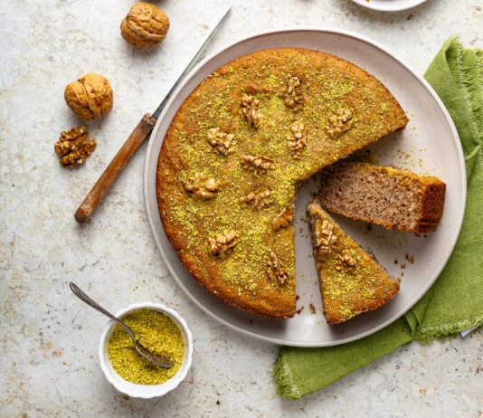Torta libanese di datteri e noci