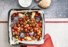 Zuppa al forno di pomodorini e feta alla greca