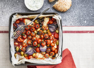 Zuppa al forno di pomodorini e feta alla greca