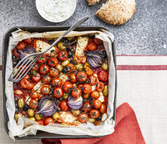 Zuppa al forno di pomodorini e feta alla greca