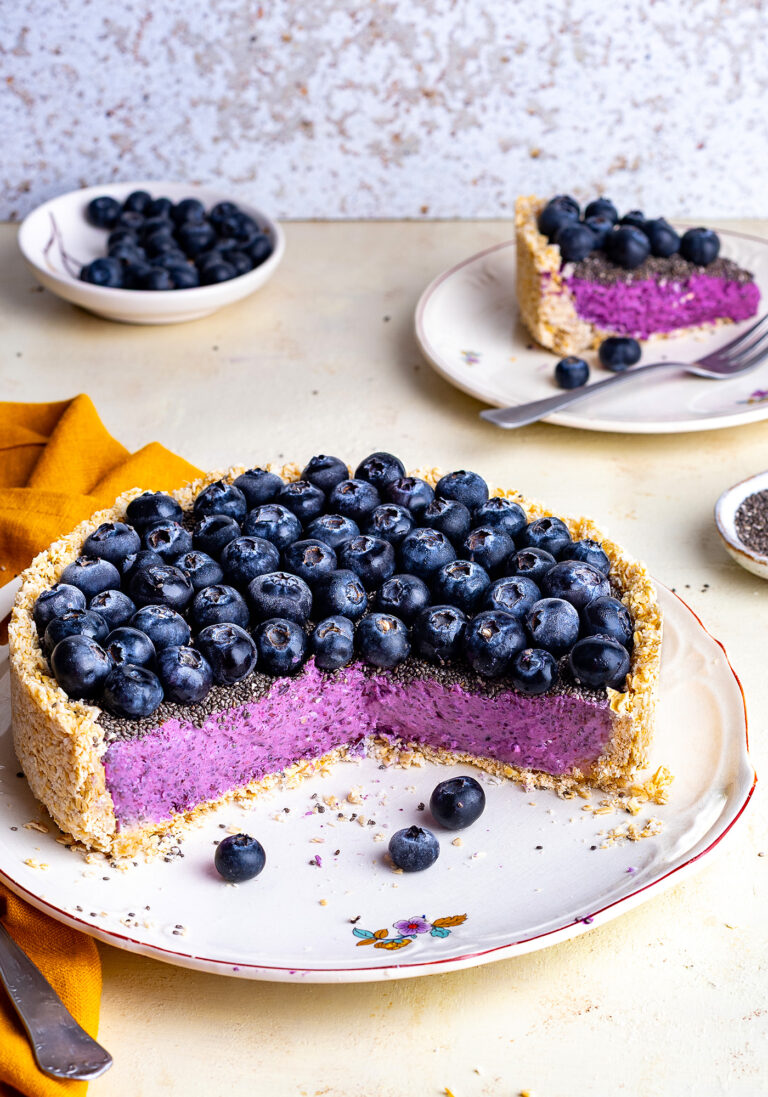 Cheesecake di mirtilli con avena e semi di chia