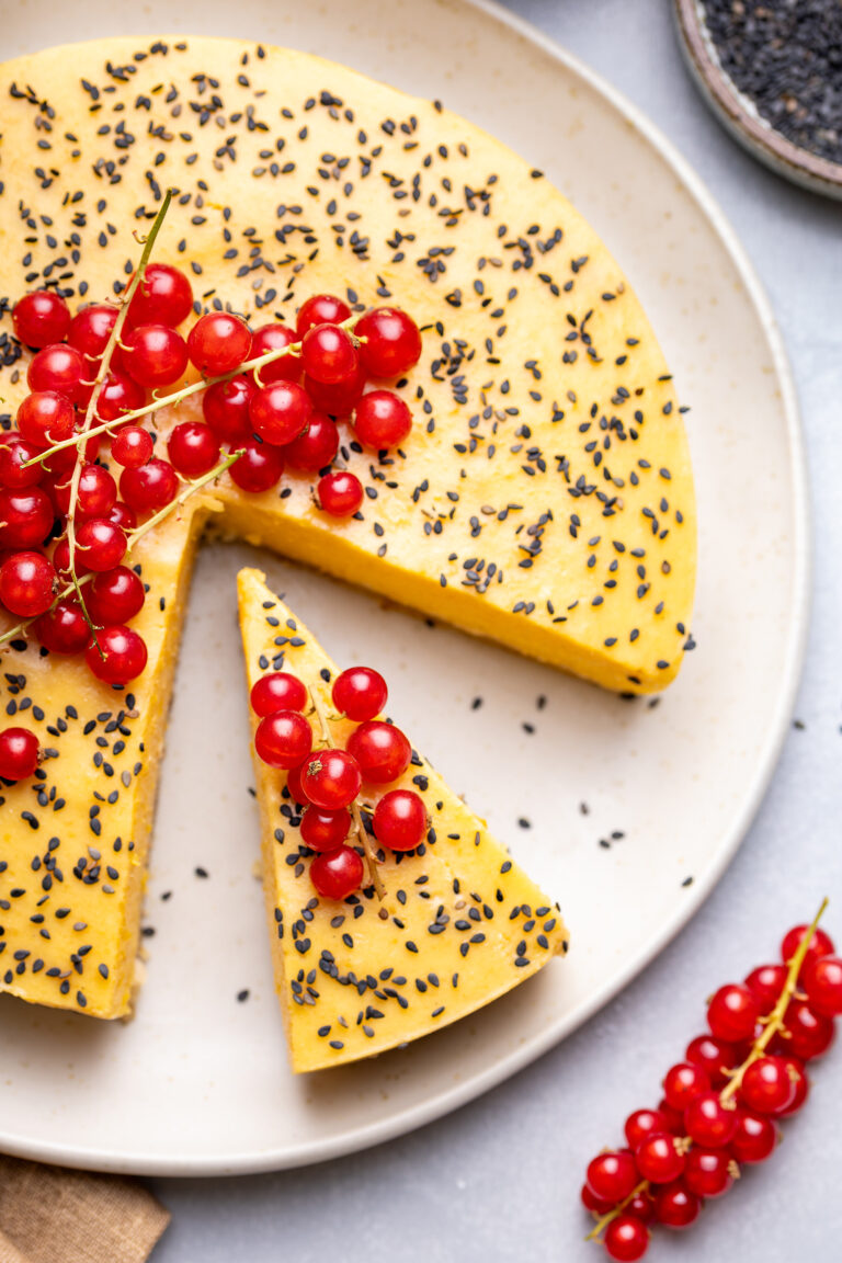 Dolce di mango, mandorle e datteri