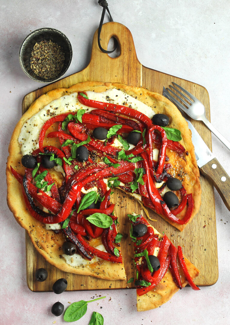 Flatbread di ricotta con peperoni e primosale