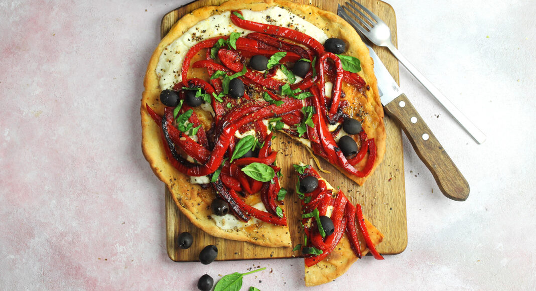 Flatbread di ricotta con peperoni e primosale