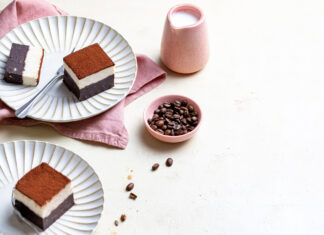 Fudge di anacardi e cioccolato al cocco