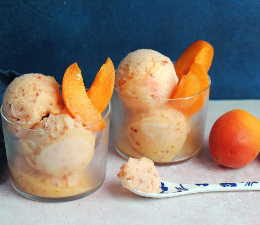 Gelato di albicocche, carote e yogurt alla vaniglia