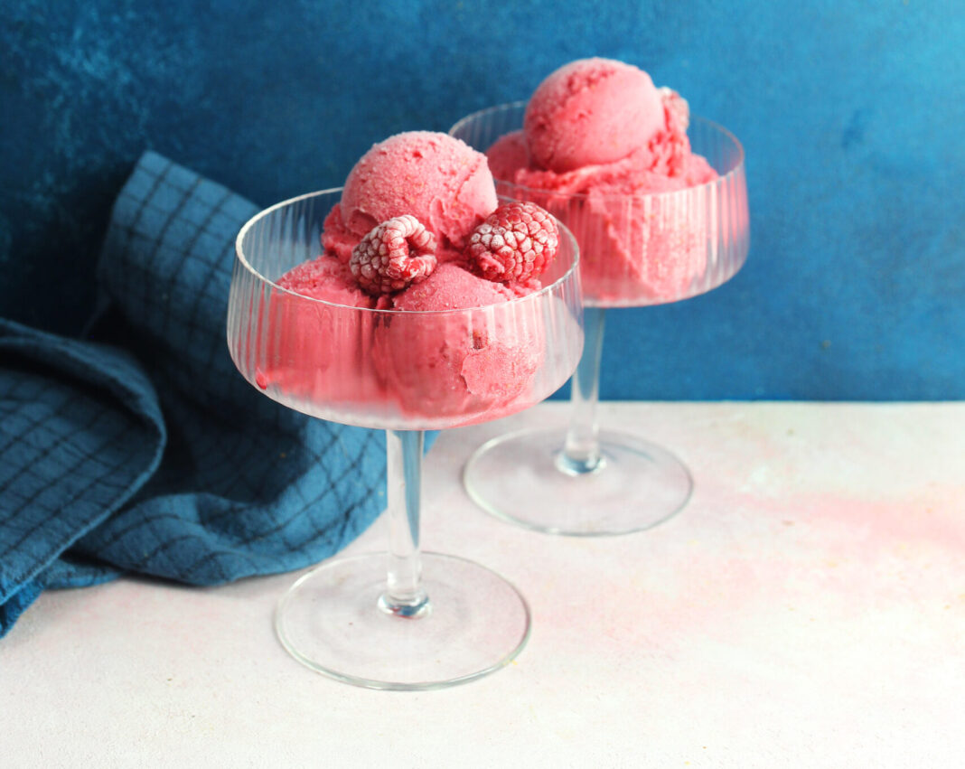 gelato_lamponi_3990_4288825;1_View Gelato crudo ai lamponi