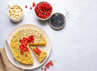 Dolce di mango, mandorle e datteri