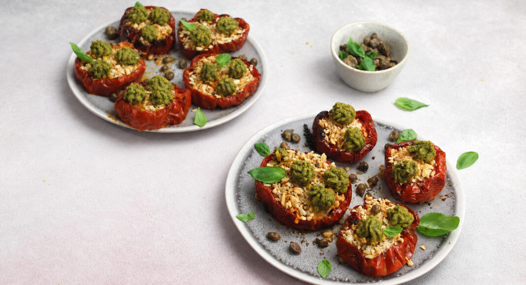 Pomodori arrosto con paté di mandorle e capperi