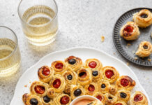 Pull-apart pie con maionese di pomodori alla paprica
