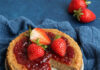 Tortina-pancake di mandorle e fragole