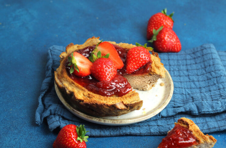 Tortina-pancake di mandorle e fragole