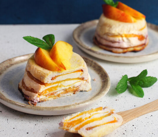 Tortini soffici di ricotta e pesche