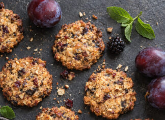 Biscotti di frutta secca e frutta viola Biscotti di frutta secca e frutta viola