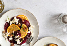 Carpaccio di barbabietola arrosto con arancia, feta e noci