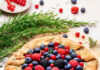 Galette integrale di mandorle ai frutti di bosco