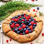 Galette integrale di mandorle ai frutti di bosco