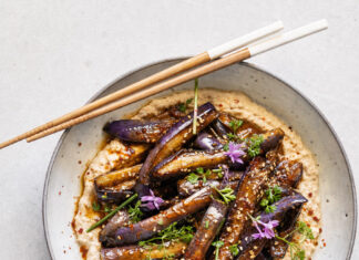 Melanzane all’orientale con hummus di borlotti freschi