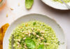 Risotto al basilico con scalogni e pinoli
