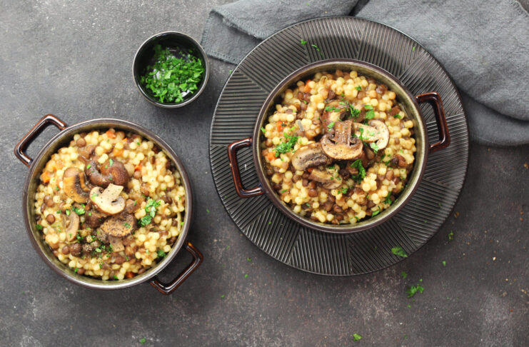 fregola_1_4368374;1_View Fregola sarda con lenticchie e funghi