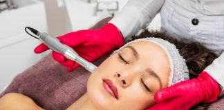 Microneedling: efficacia e possibili eventi avversi Microneedling per il ringiovanimento del viso