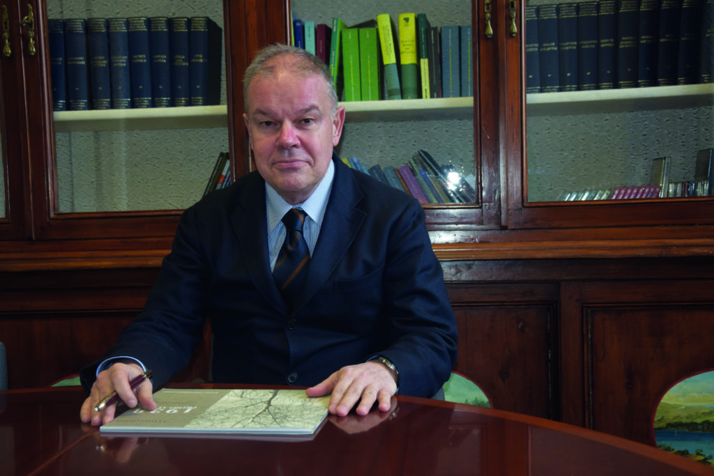 Angelo Tagliabue, classe 1958, professore ordinario di Malattie odontostomatologiche e direttore del Dipartimento di Medicina e Chirurgia, dal 1 novembre 2018 è Magnifico Rettore dell’Università degli Studi dell’Insubria per il sessennio 2019-2024
