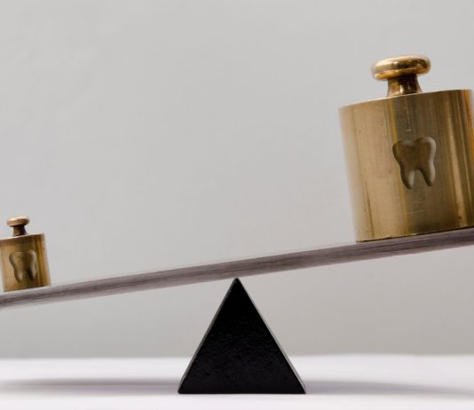 La semplificazione delle procedure chirurgiche nella rigenerazione dei tessuti parodontali e perimplantari Less is more