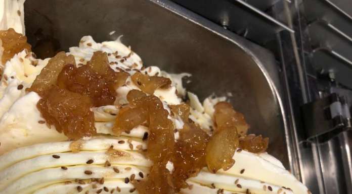 Il nuovo gusto Crema spalmabile pere caramellate con cannella e sesamo bianco