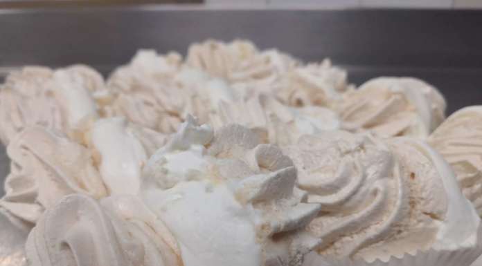 Udine, riapre il Laboratorio del Dolce Meringhe con panna