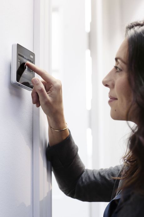 Le finestre sono dotate del controllo pad touch screen