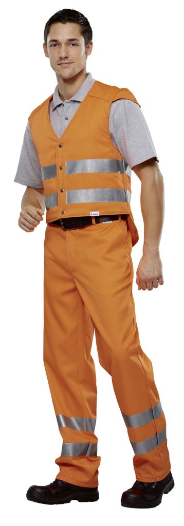 Boco | Ogni indumento Alta Visibilità è costantemente monitorato dal personale delle lavanderie e sottoposto a un processo qualitativo che prevede misurazioni con spettrofotometro e con retroriflettometro.