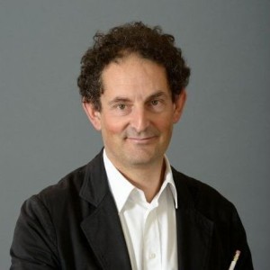 Jacopo Della Fontana | Presidente D2u «Oltre a rappresentare un presidio bancario funzionale, crediamo che questo padiglione sarà apprezzato per la sua terrazza accogliente e informale come meeting point per chi si vuole dare appuntamento all'inizio del Decumano e guardare giù curiosando tra i mille volti di Expo».