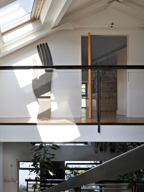 La finitura interna in legno di pino, con trattamento con vernice acrilica a base d’acqua