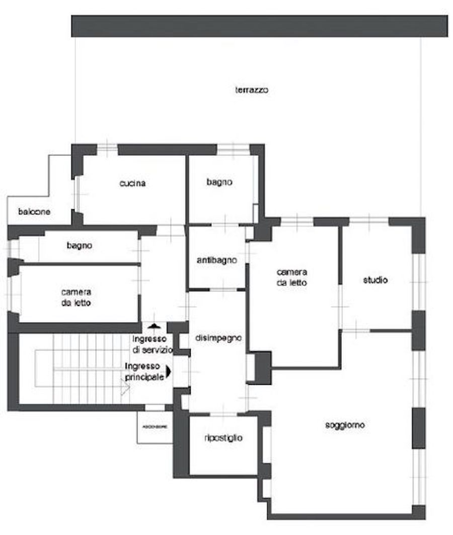 La pianta originaria descrive lo stato di fatto dell’appartamento caratterizzato da ambienti particolarmente angusti e poco funzionali