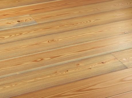 Collezione Contatto, parquet Mairie. Tavole in larice con superficie spazzolata, bisellata e rifinita con olio naturale.