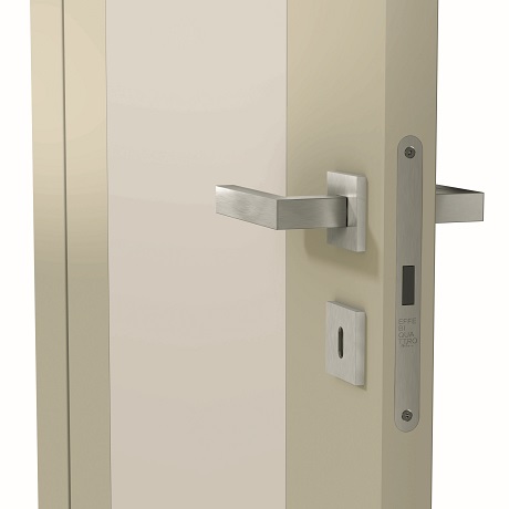 L’interno in truciolare forato protegge dal rumore garantendo la fonoassorbenza di 28,5 decibel